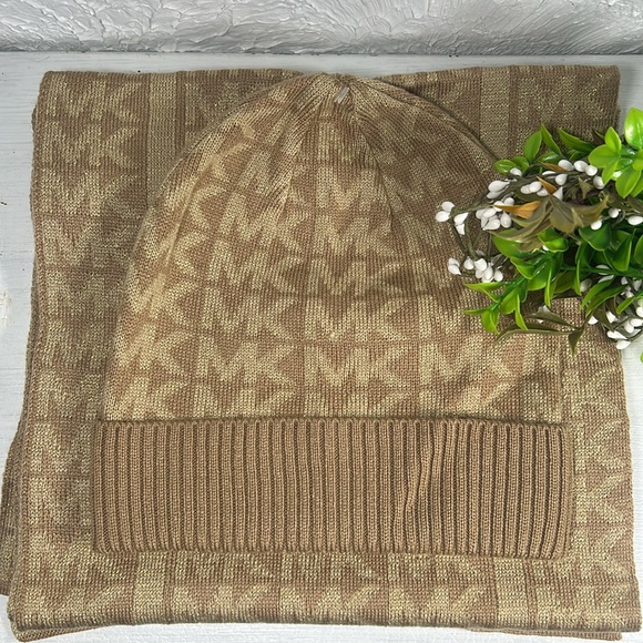 Michael Kors Tan Knit Hat and Scarf Set - Picture 10 of 10